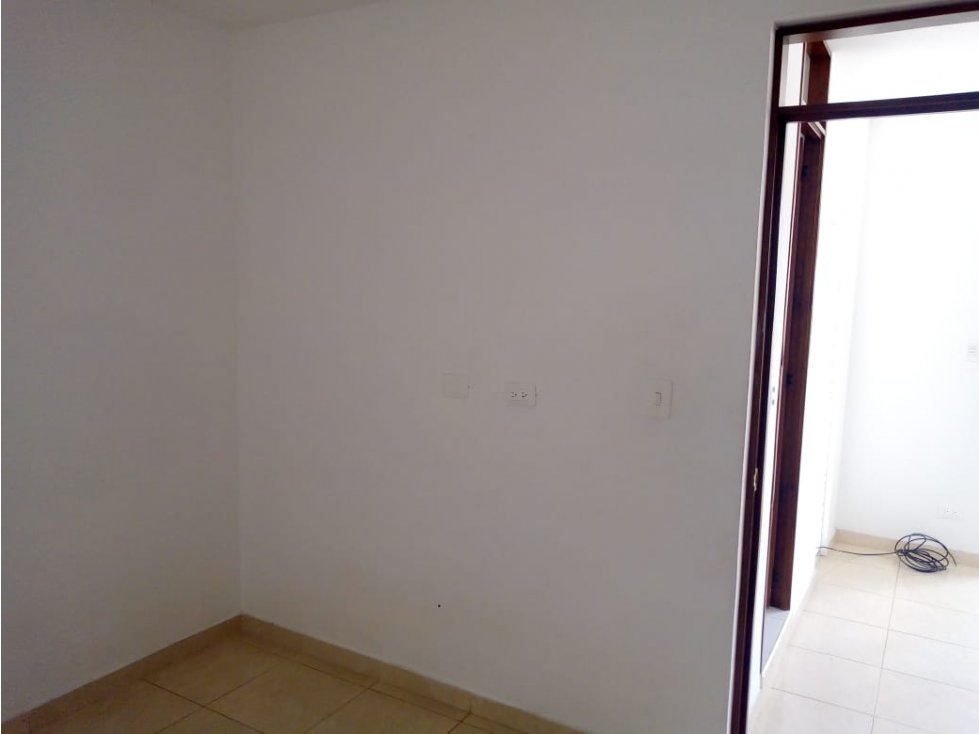 EN ALQUILER APARTAMENTO SEGUNDO PISO PORTAL DE LAS PALMAS PALMIRA — foto 6