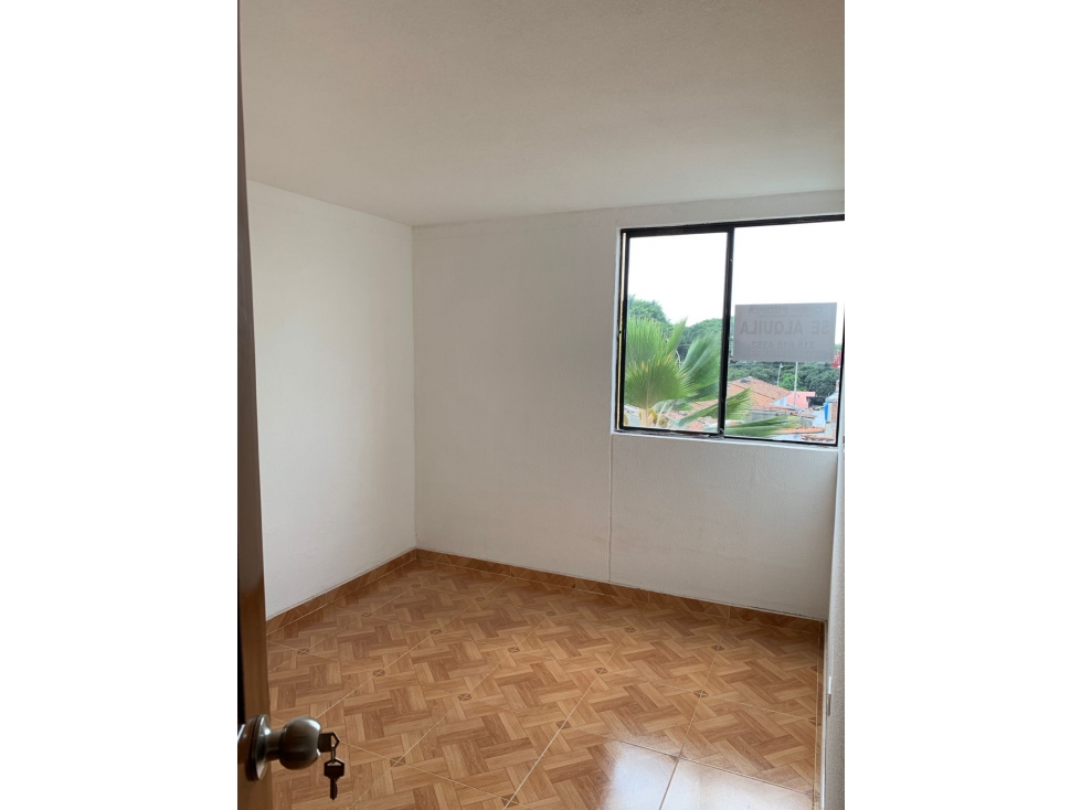 EN ALQUILER APARTAMENTO QUINTO PISO PLAZA ARBOLEDA PALMIRA VALLE — foto 4