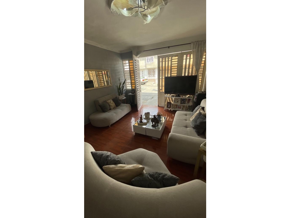 CASA UNIFAMILIAR EN PORTALES DE BUENOS AIRES EN VENTA, PALMIRA-VALLE — foto 5