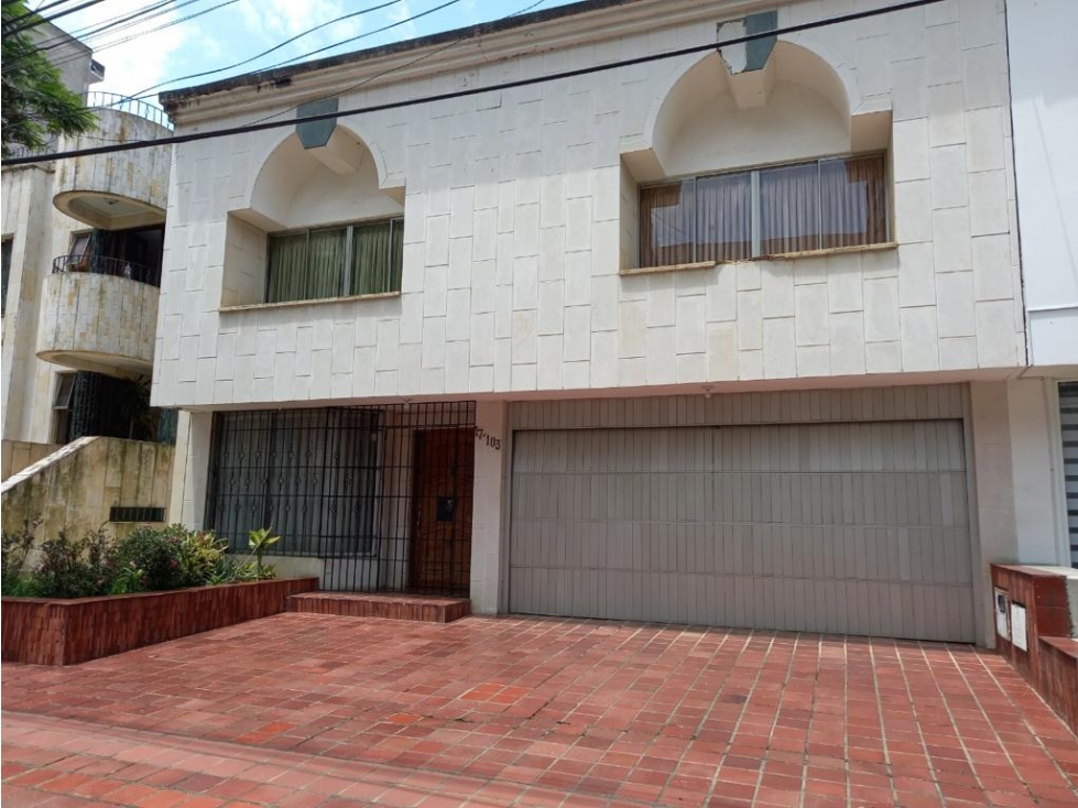 CASA CIUDAD JARDIN CON AMPLIOS ESPACIOS,ACABADOS DE LUJO EN VENTA,CALI - 1