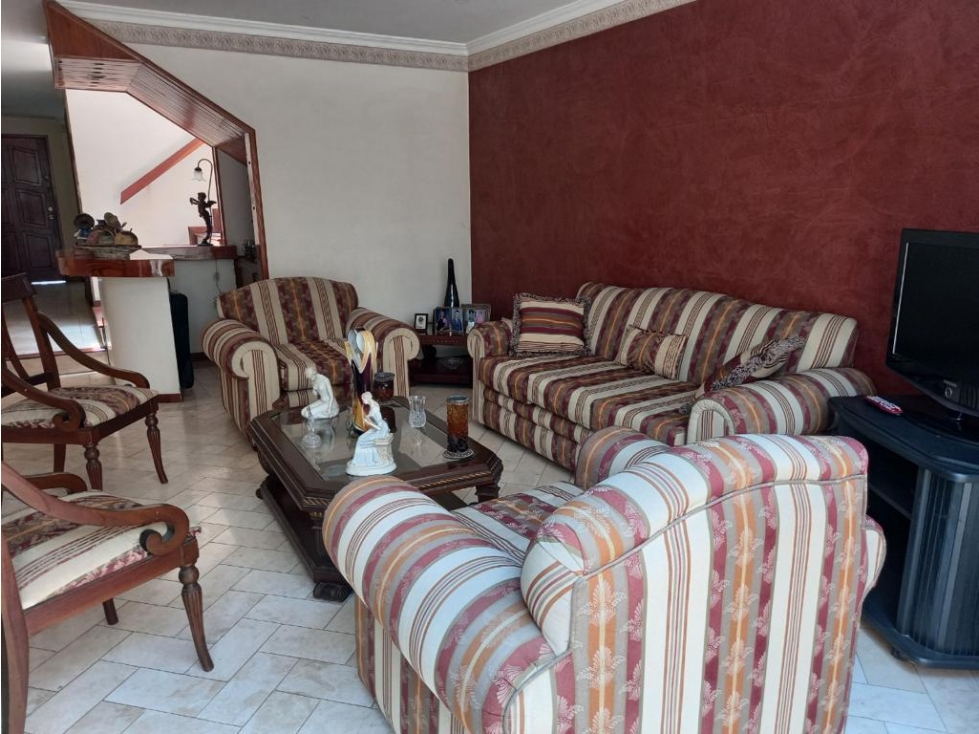 CASA CIUDAD JARDIN CON AMPLIOS ESPACIOS,ACABADOS DE LUJO EN VENTA,CALI - 3