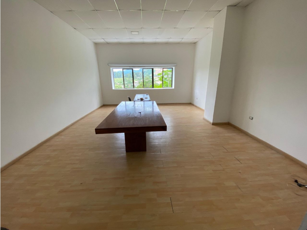 Edificio en Renta en Pereira - Av. 30 de Agosto - 4