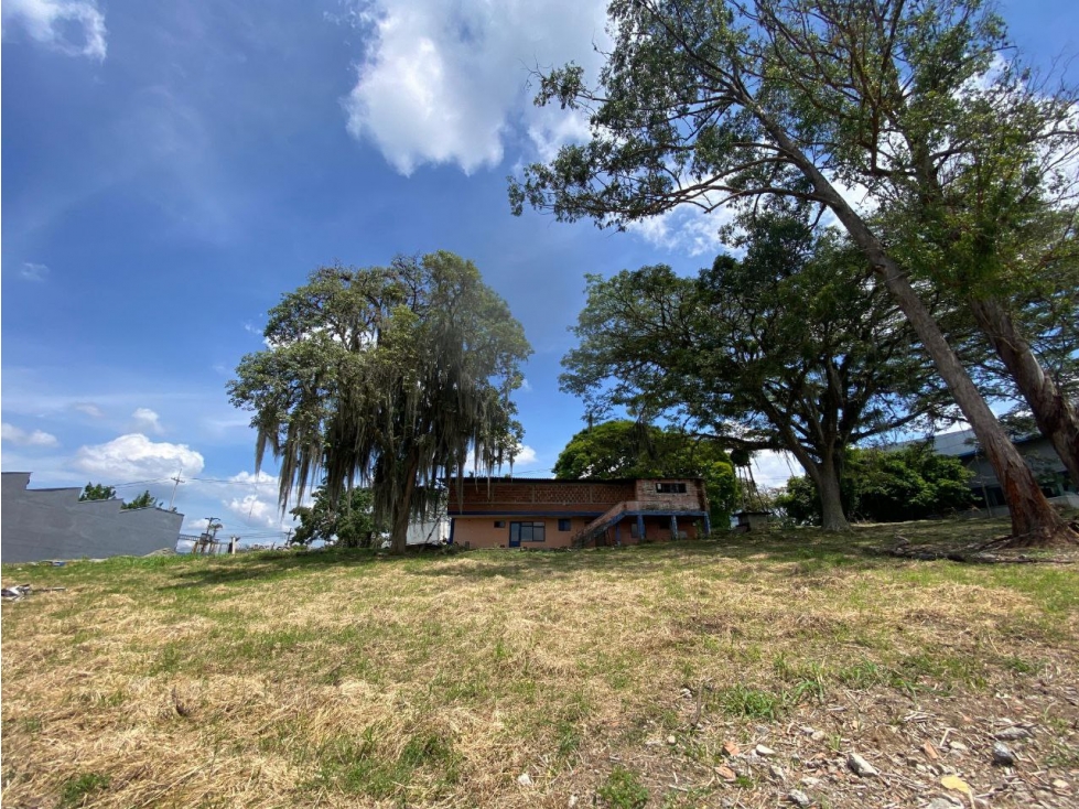 Lote en Venta en Pereira - Av. 30 de Agosto