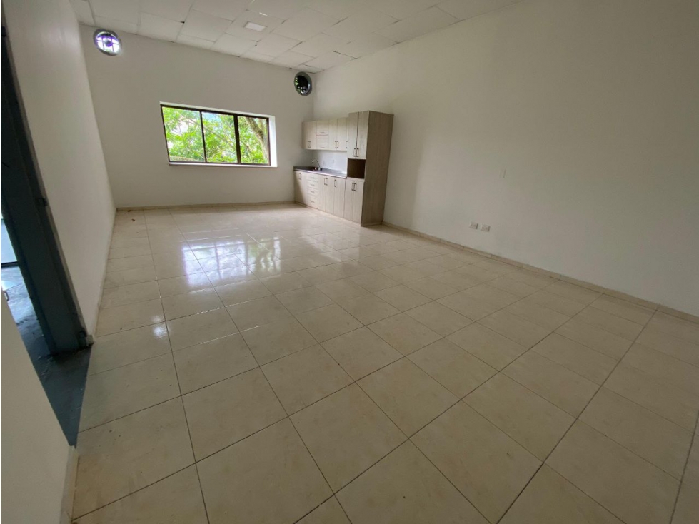 Edificio en Renta en Pereira - Av. 30 de Agosto - 5