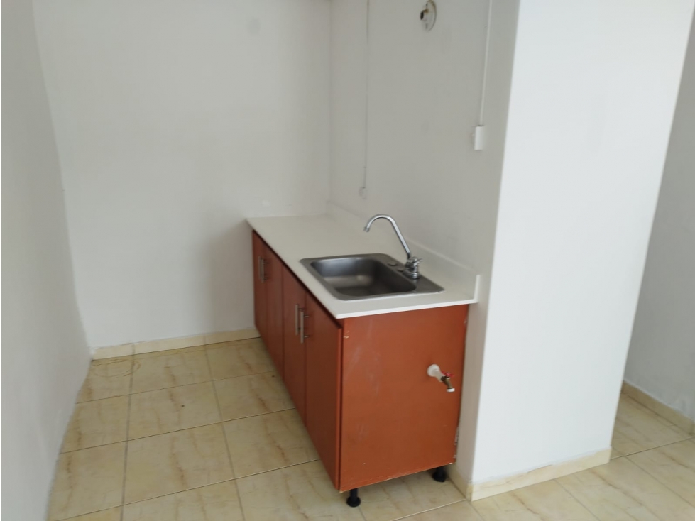 VENTA APARTAESTUDIO POR EL HOSPITAL DE CHINCHINÁ | APTO BARATO - 2