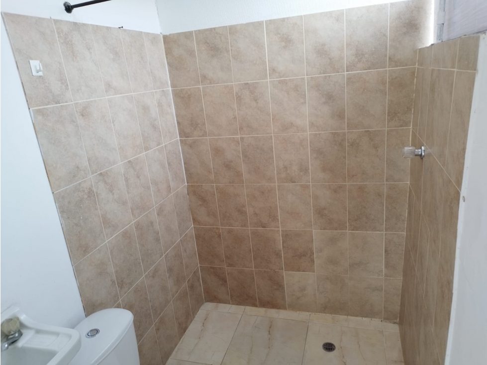 VENTA APARTAESTUDIO POR EL HOSPITAL DE CHINCHINÁ | APTO BARATO - 3