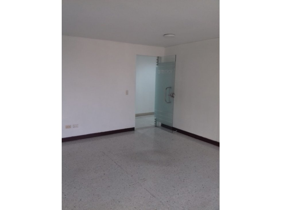 ARRIENDO OFICINA POR EL BATALLÓN MANIZALES | ARRIENDOS MANIZALES