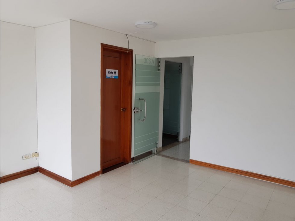Se Alquila Oficina Av Alberto Mendoza Manizales - 2