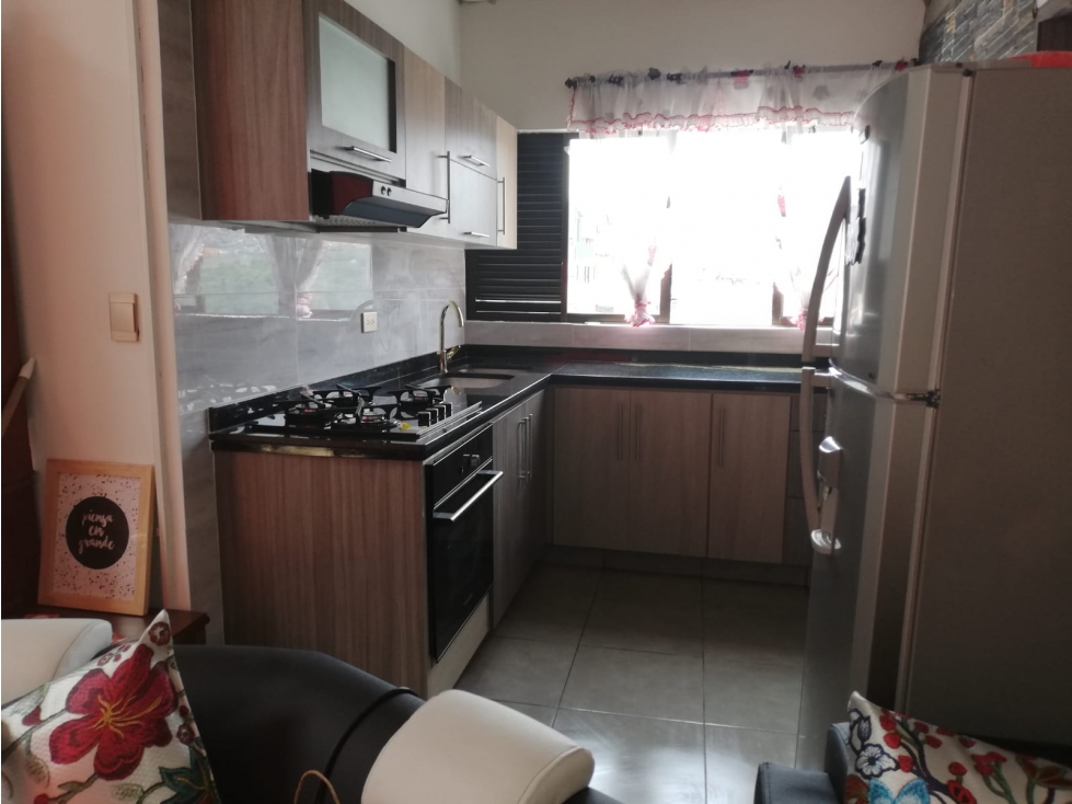 VENTA DE CASA CON RENTA EN URAPANES, VILLAMARIA | CASA EN VENTA — foto 2