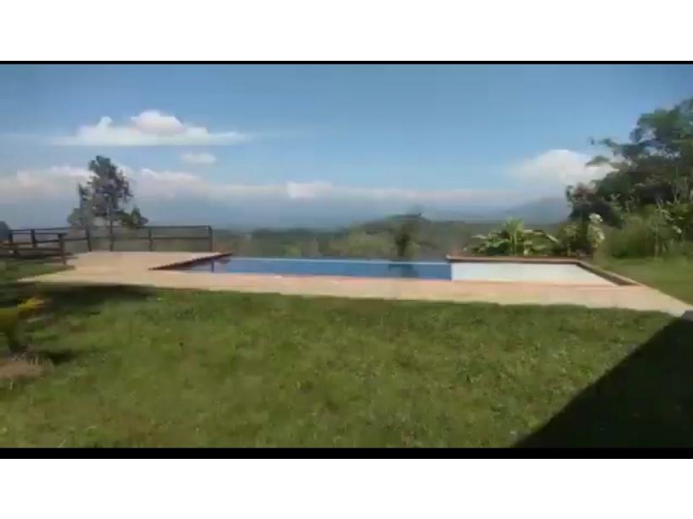VENTA CASA CAMPESTRE EN LA CABAÑA MANIZALES | CASA CON PISCINA