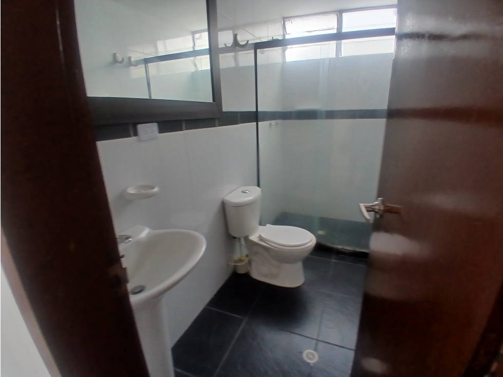 APARTAMENTO AMPLIO EN MANIZALES 212 M² CON BALCÓN Y VISTA A NEVADOS