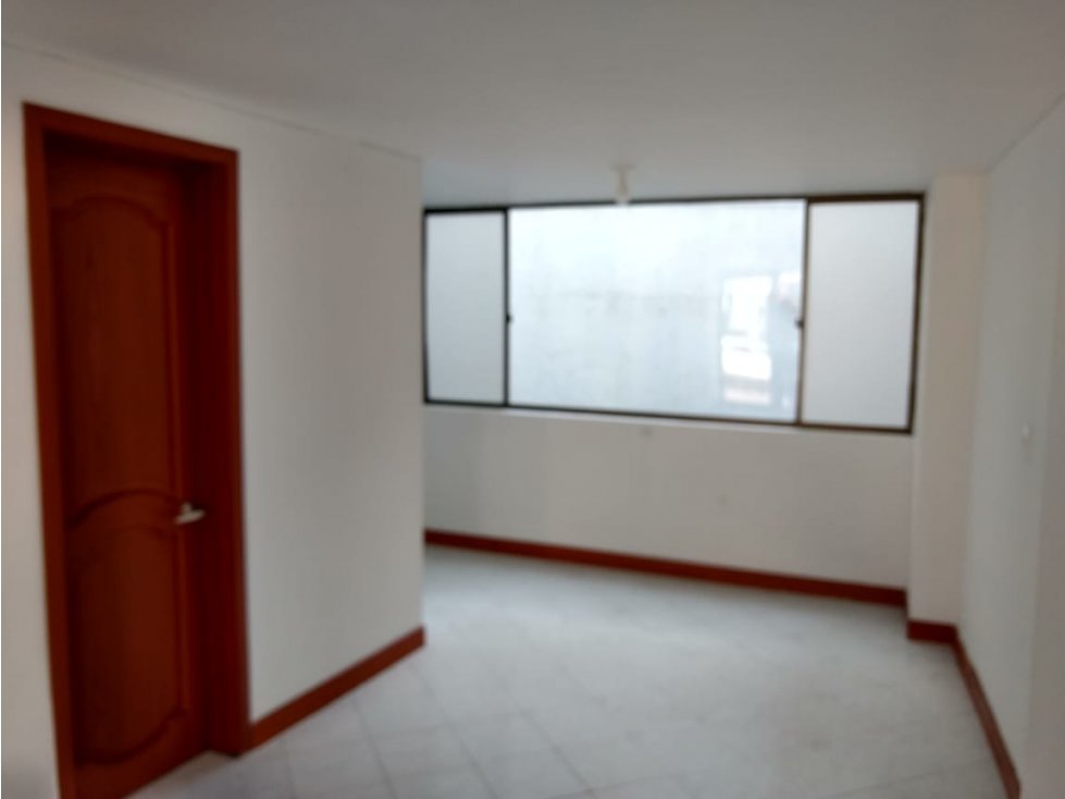 VENTA LOCAL EN AVENIDA PARALELA | LOCALES EN VENTA — foto 3
