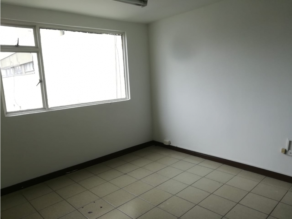 ALQUILER OFICINA AV SANTANDER, MANIZALES - 1
