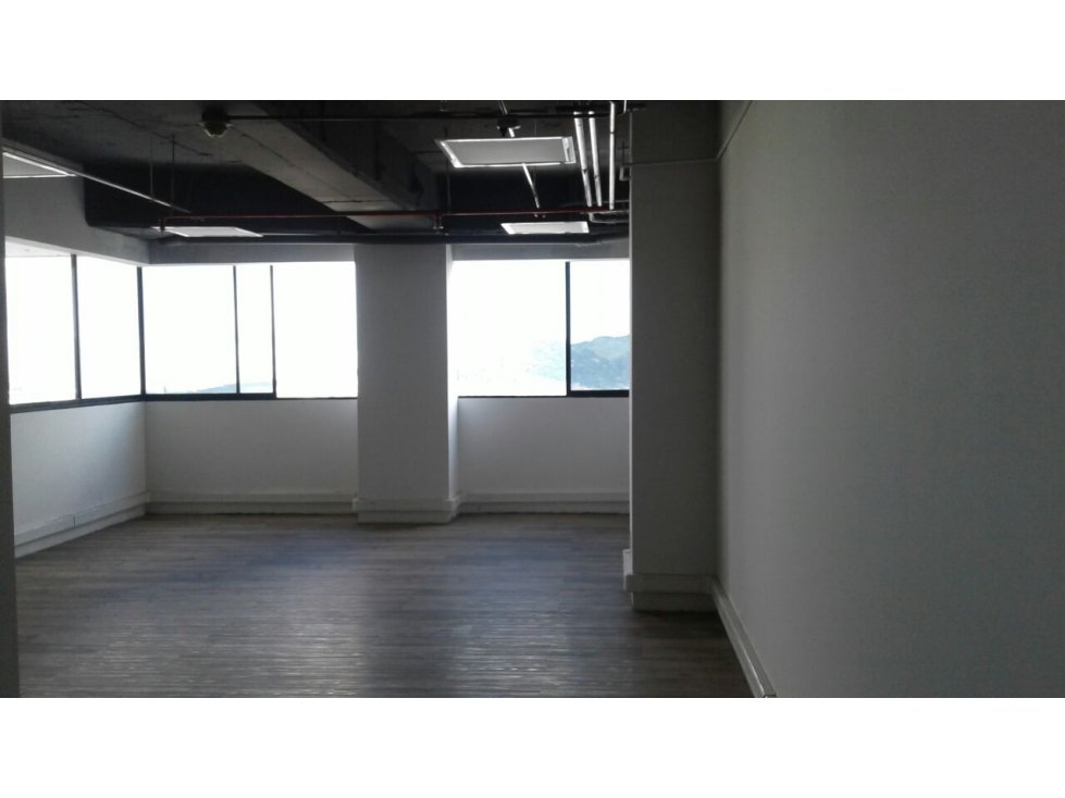 VENTA Oficina El Cable con GARAJE-ASCENSOR | venta oficina Manizales - 4