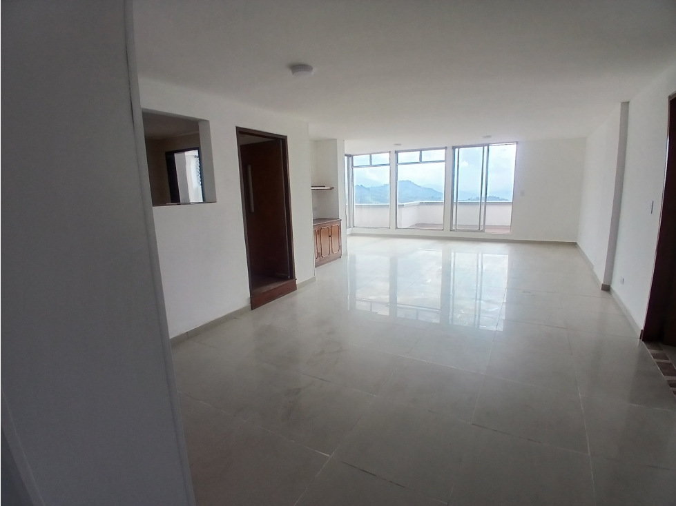 APARTAMENTO AMPLIO EN MANIZALES 212 M² CON BALCÓN Y VISTA A NEVADOS — foto 3