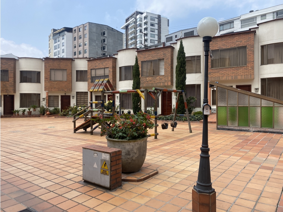 VENTA CASA LAURELES MANIZALES 2 GARAJES | CASAS EN CONJUNTO CERRADO — foto 4