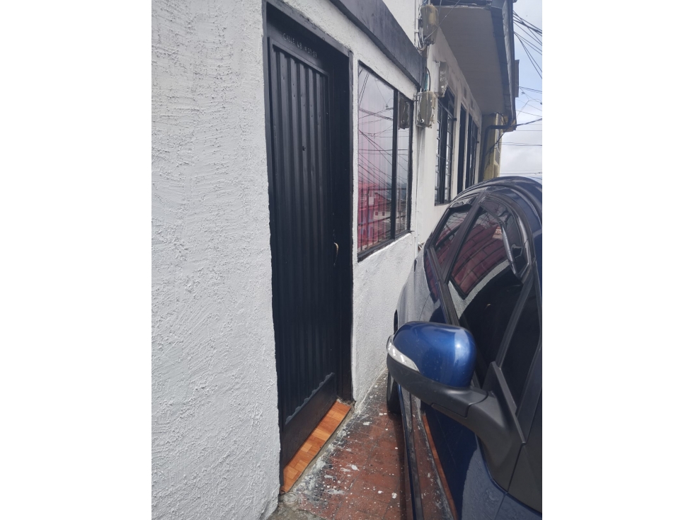VENTA CASA CON RENTA BARRIO COLOMBIA MANIZALES | CASA BARATA — foto 2