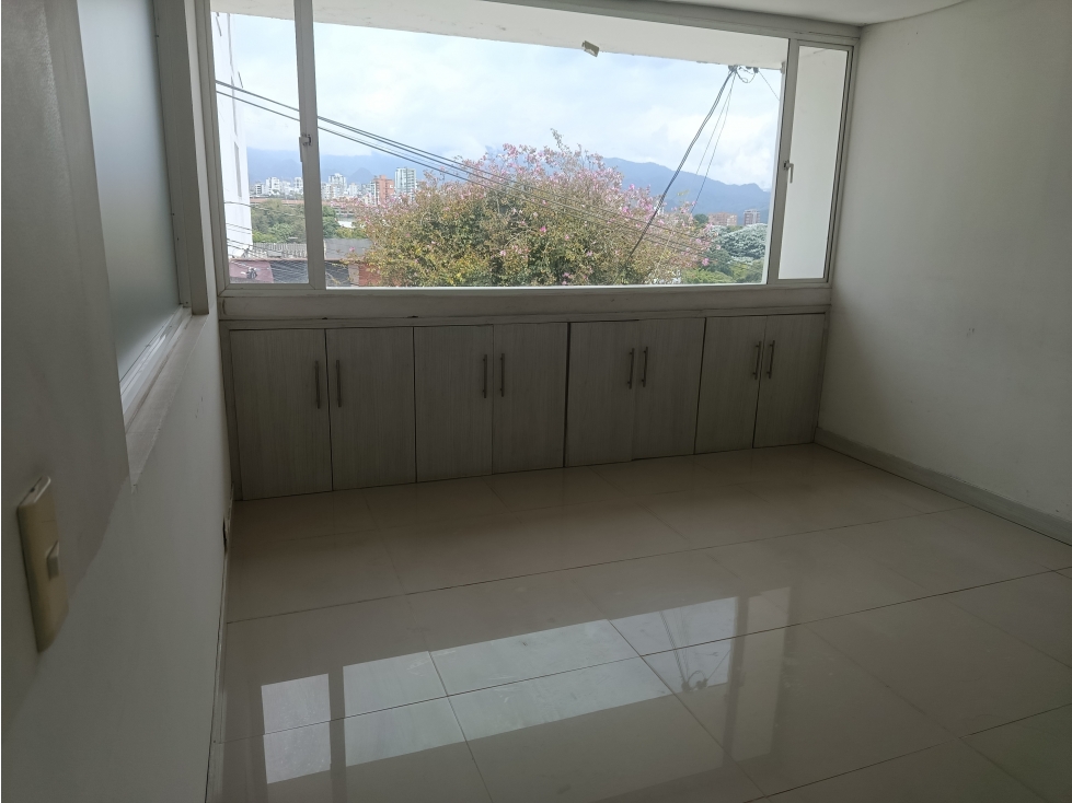 ARRIENDO OFICINA TRIANGULO MANIZALES | BAÑO PRIVADO-CLOSET INCLUIDO — foto 4