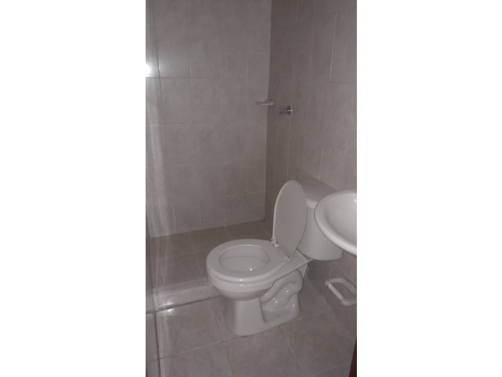 VENTA CASA CON RENTA BARRIO COLOMBIA MANIZALES | CASA BARATA — foto 3
