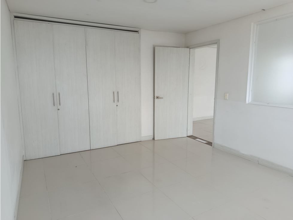 ARRIENDO OFICINA TRIANGULO MANIZALES | BAÑO PRIVADO-CLOSET INCLUIDO — foto 6