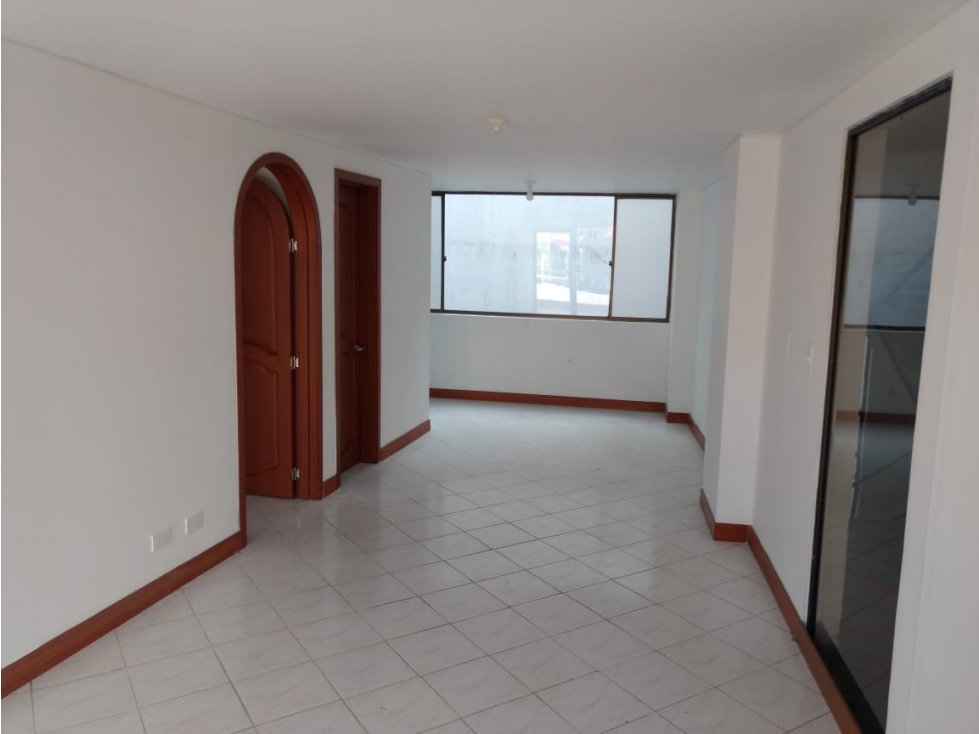 VENTA LOCAL EN AVENIDA PARALELA | LOCALES EN VENTA — foto 4