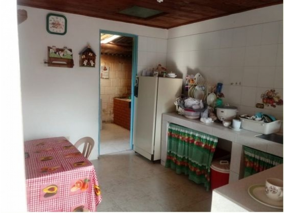 VENTA FINCA EN CHINCHINA, CALDAS - 4