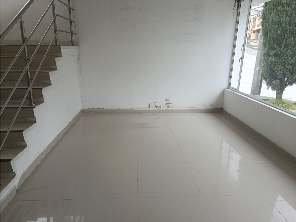 ARRIENDO OFICINA TRIANGULO MANIZALES | PRIMER PISO