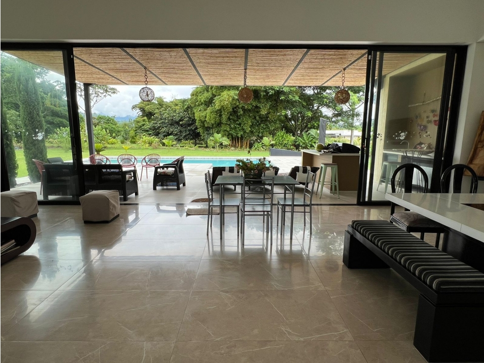 Se Vende Casa Campestre en Condominio Cerritos - Pereira