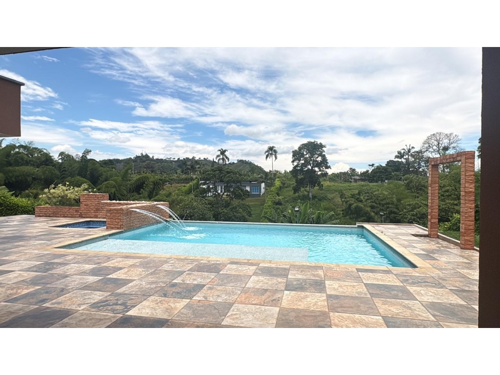 Se Vende Casa Campestre en Condominio en Combia, Pereira