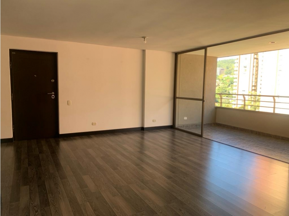 RHBR-11772 APARTAMENTO PISO 19 (Poblado, sector La Concha)