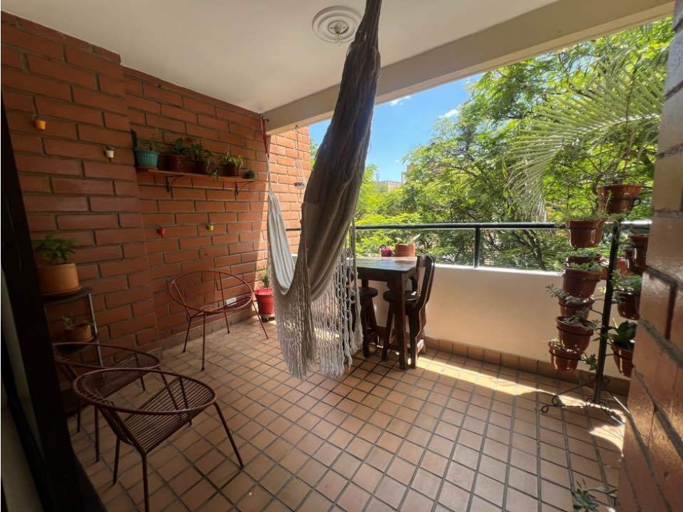 RHBR-12142 APARTAMENTO PISO 6 (Medellin, Laureles)