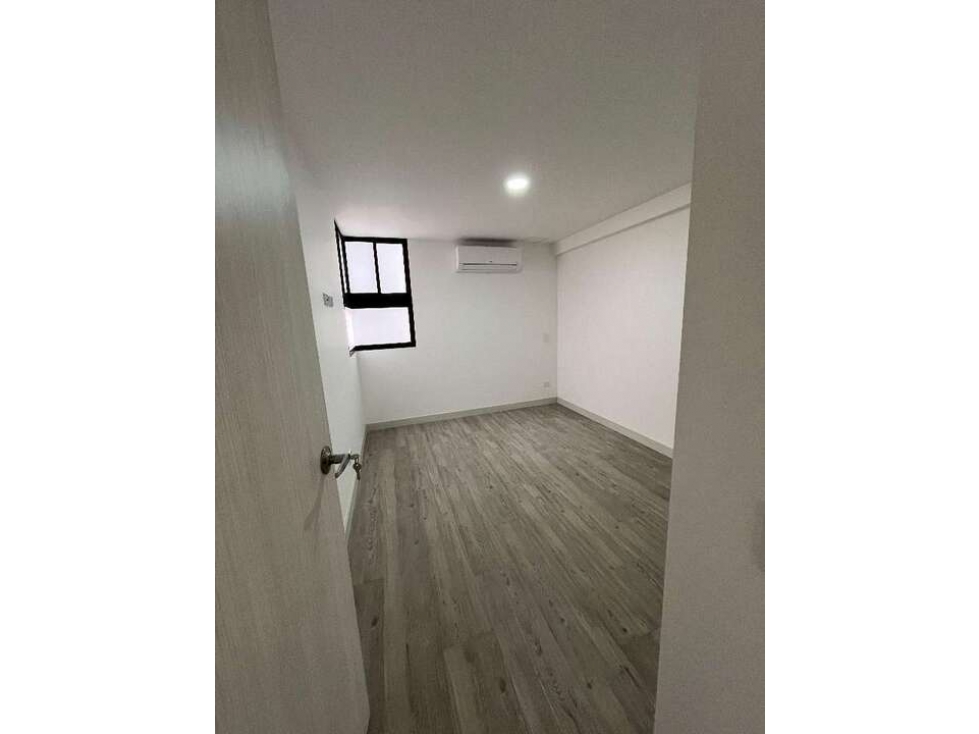RHBR-12569 Apto en Conquistadores, Laureles — foto 2