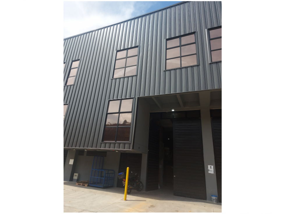 RHBR-12140 VENDO ARRIENDO BODEGA DE 2 NIVELES (Caldas, Primavera) - 3