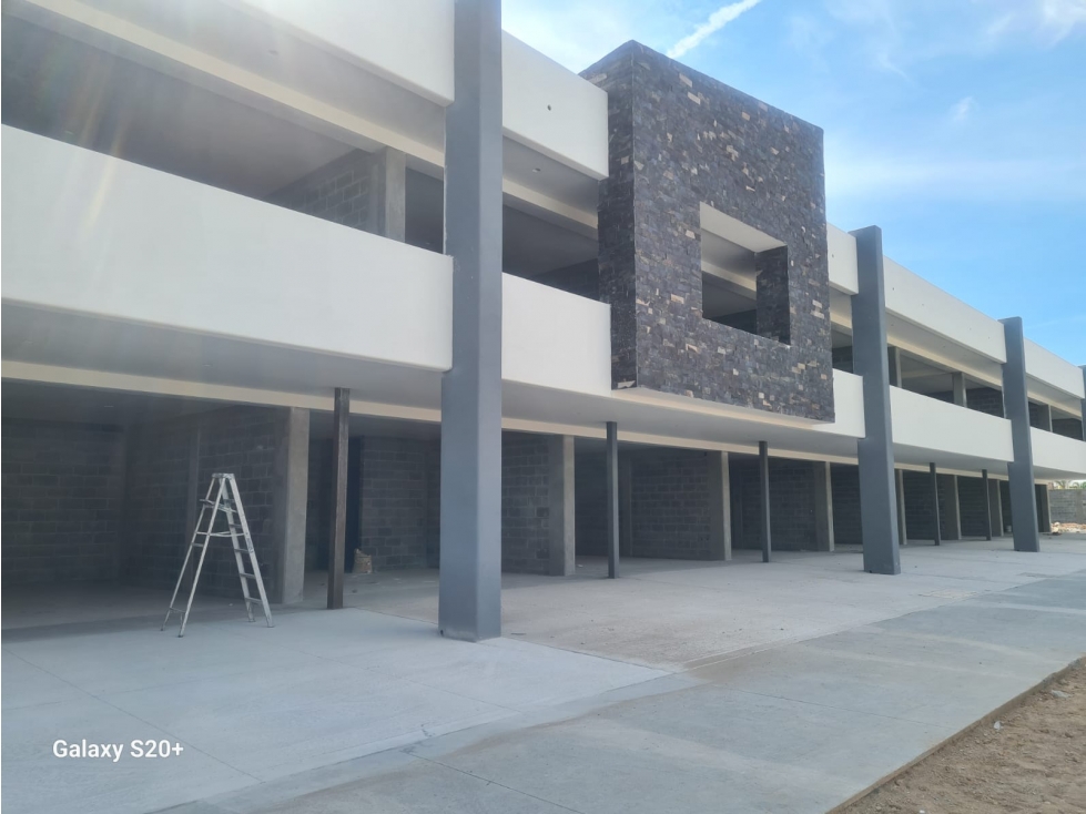 LOCALES COMERCIALES EN ZARZALES - 2