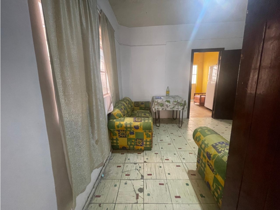 CASA PERIMETRO FERIAL CON LOCAL COMERCIAL — foto 6