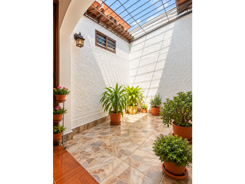 Lote con Casa en Venta | La Almería, Medellín — foto 6