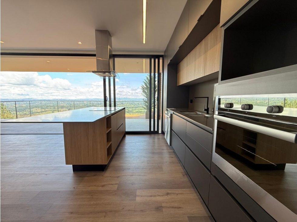 Casa en Rionegro con vista panorámica y paneles solares - 5