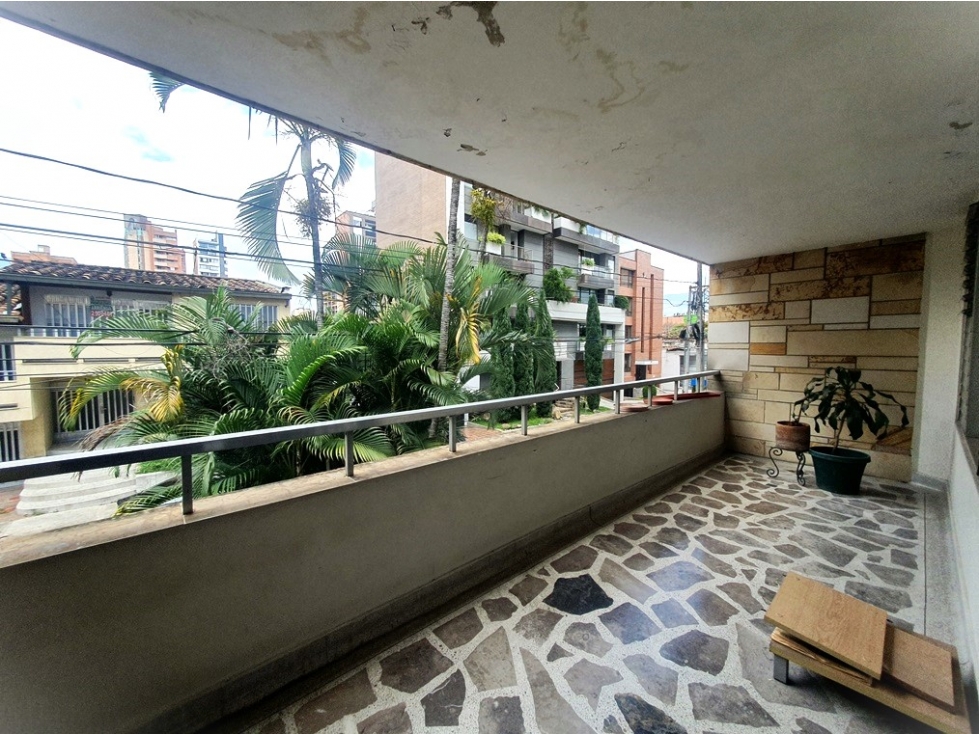 VENDO CASA EN LAURELES NOGAL - 2