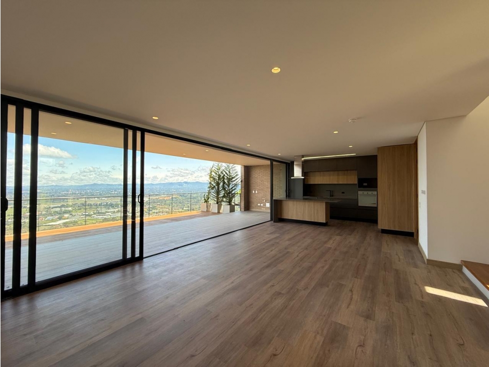 Casa en Rionegro con vista panorámica y paneles solares - 2