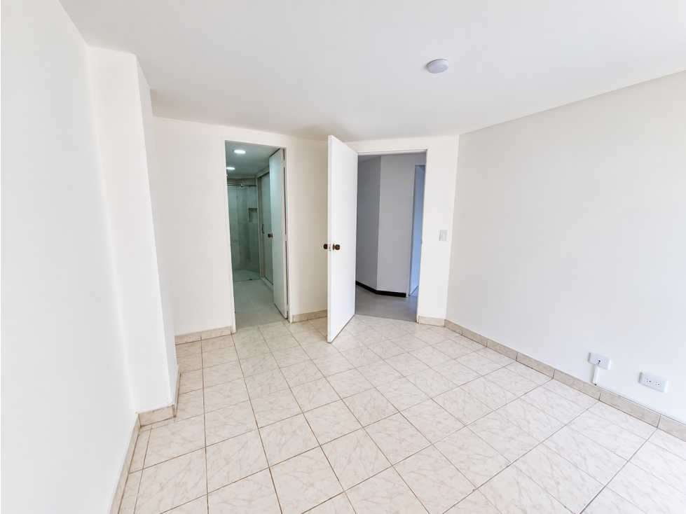VENTA APARTAMENTO REMODELADO EN EL POBLADO PARTE BAJA — foto 5