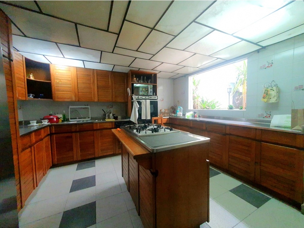 VENDO CASA EN LAURELES NOGAL - 6