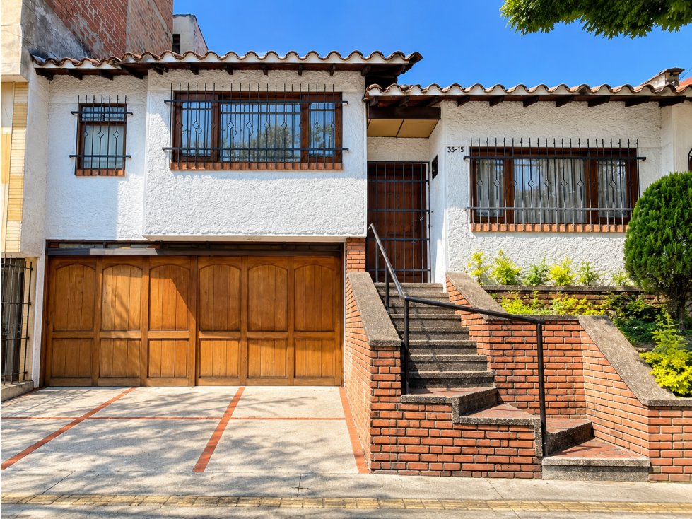 Lote con Casa en Venta | La Almería, Medellín