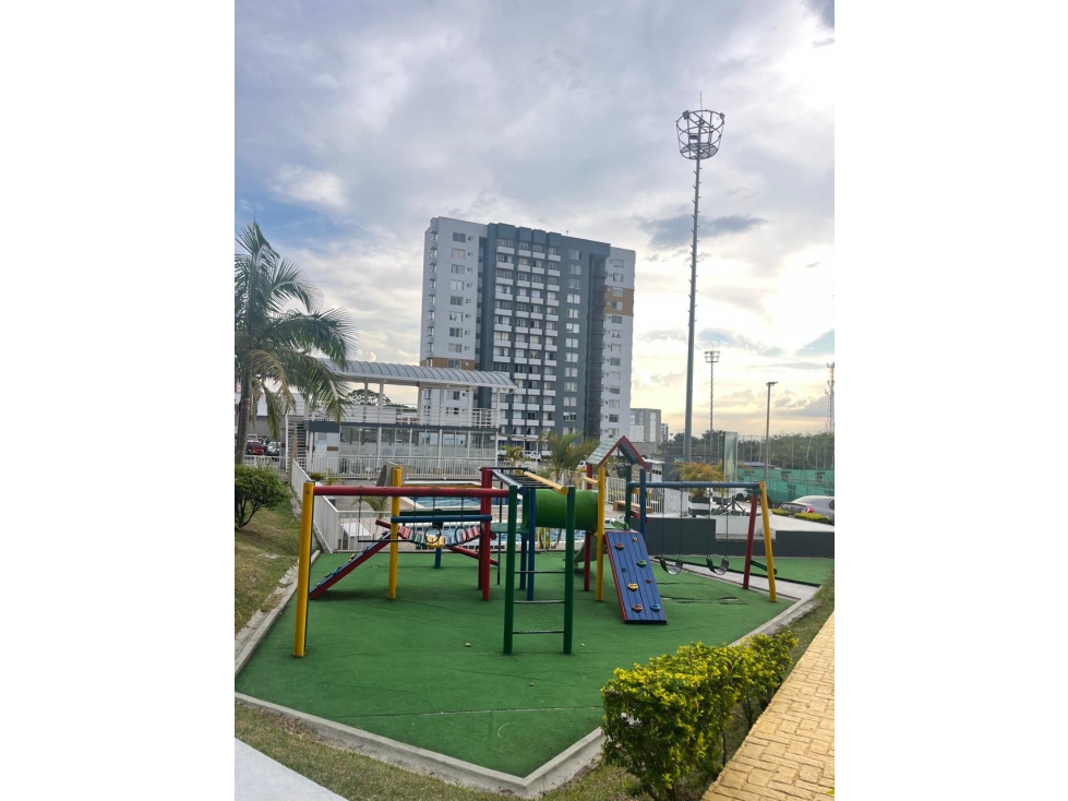 ACOGEDOR APARTAESTUDIO DOBLE AMBIENTE PARQUEADERO CARRO Y MOTO — foto 2
