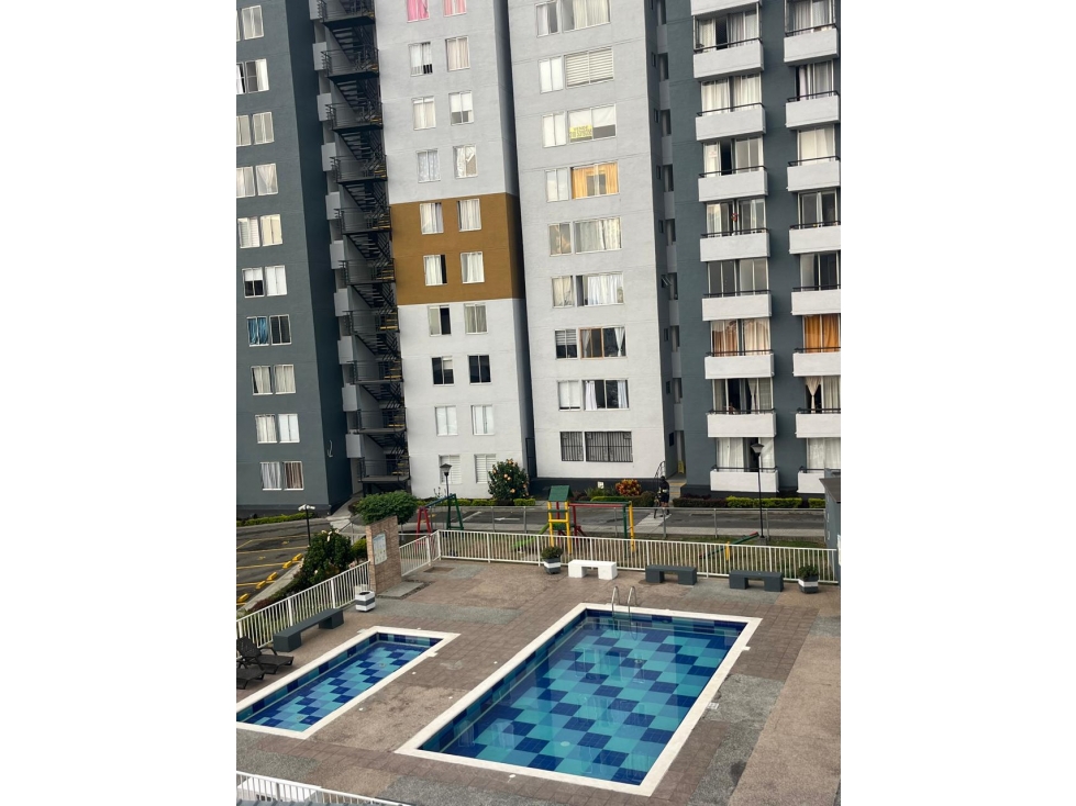 ACOGEDOR APARTAESTUDIO DOBLE AMBIENTE PARQUEADERO CARRO Y MOTO — foto 4