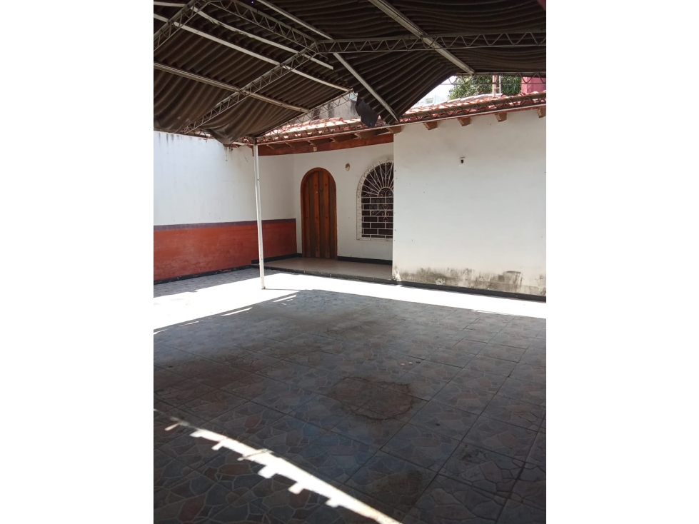 SE VENDE AMPLIA CASA EN EL BARRIO JARDIN, SANTA MARTA — foto 2