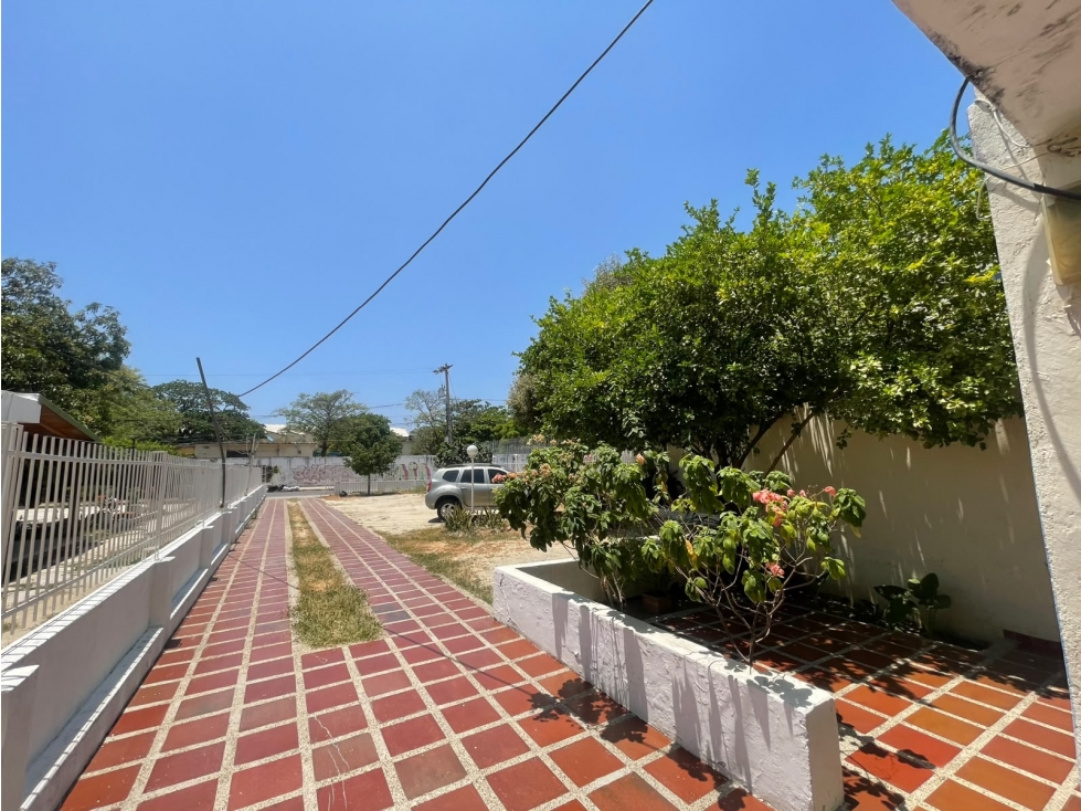 SE VENDE AMPLIA CASA PARA USO COMERCIAL — foto 2