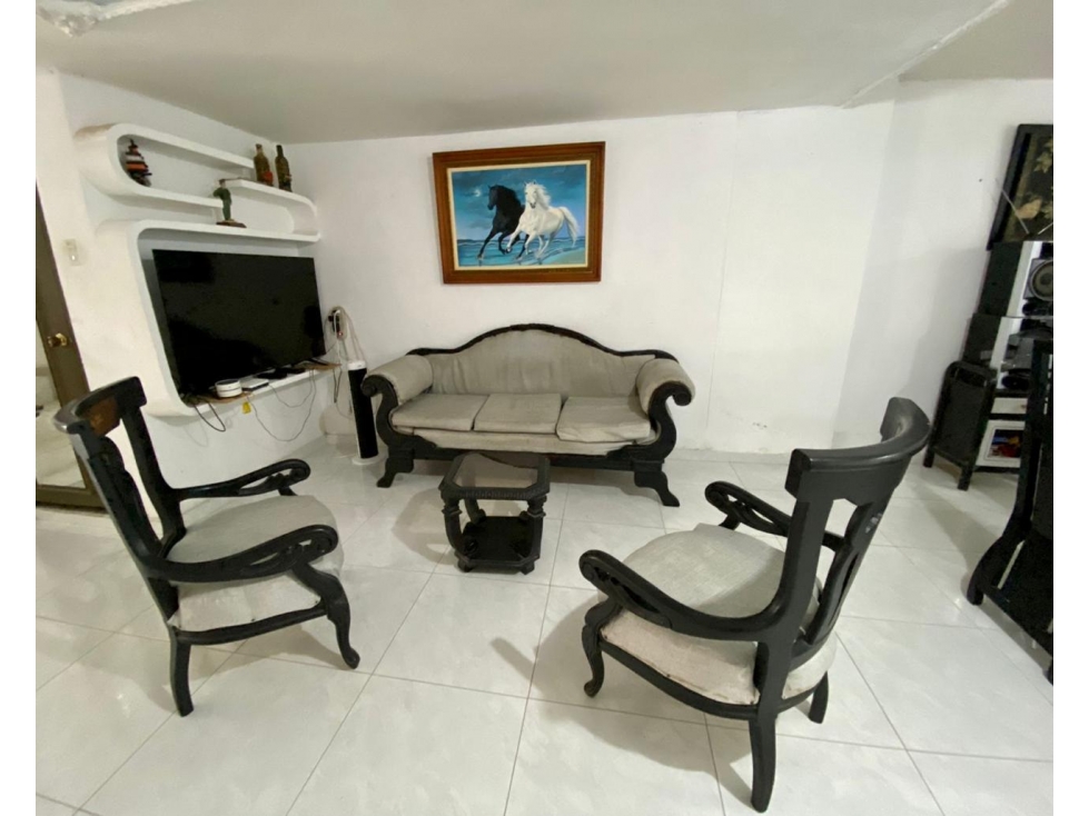 SE VENDE O ARRIENDA CASA CON 5 HABITACIONES EN EL BARRIO JARDIN — foto 3