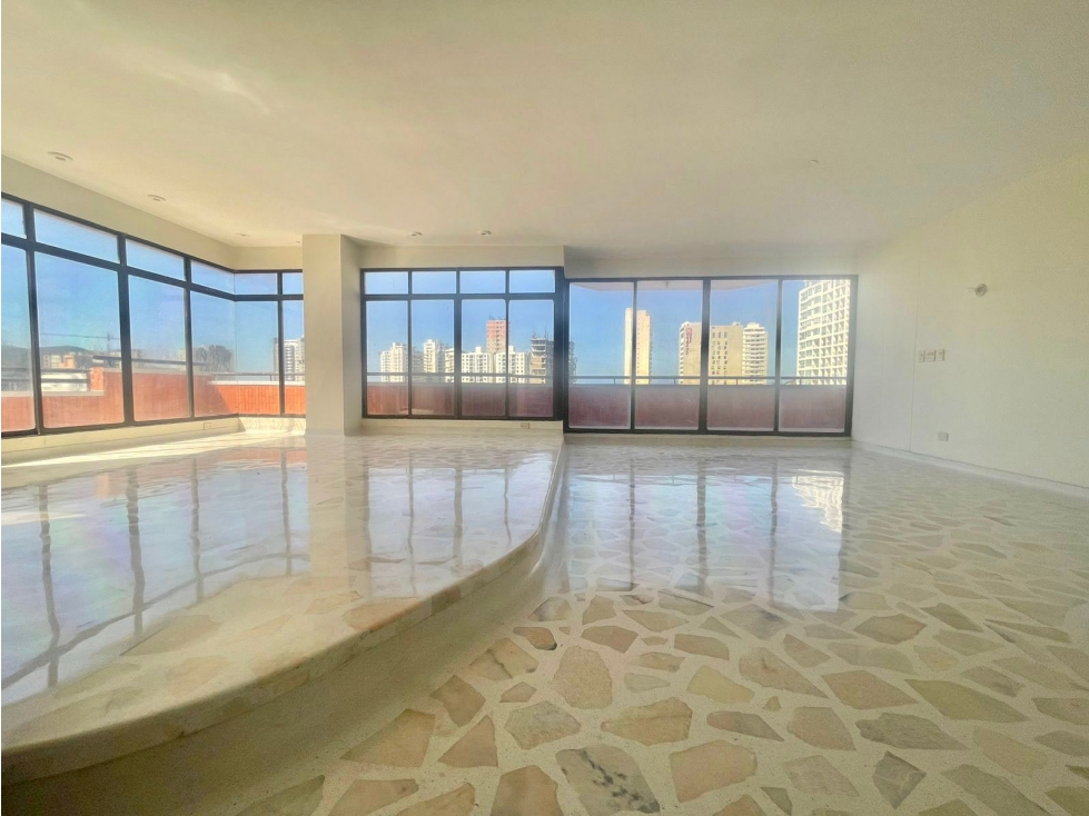SE VENDE PENTHOUSE EN EL SECTOR DEL PRADO, SANTA MARTA