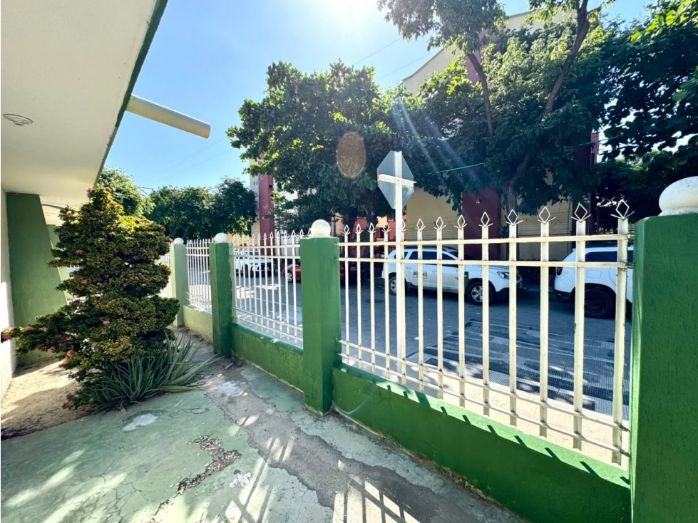 SE VENDE AMPLIA CASA DE ESQUINA EN EL SECTOR DE SAN FRANCISCO — foto 3