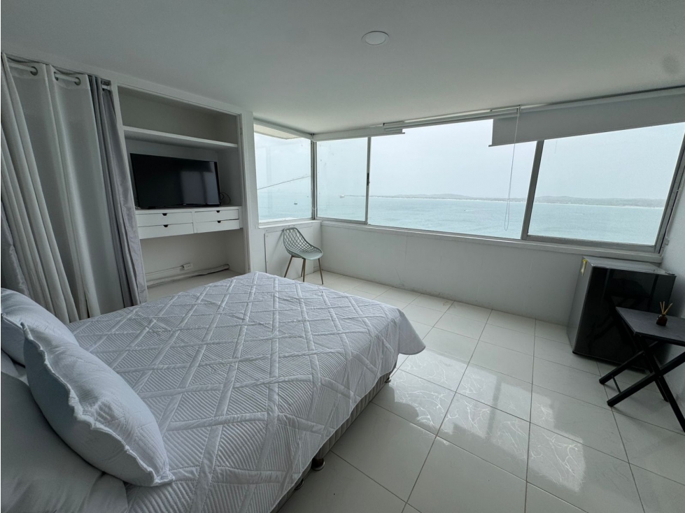 SE VENDE APARTAMENTO DE 3 ALCOBAS CON VISTA FRONTAL AL MAR — foto 2